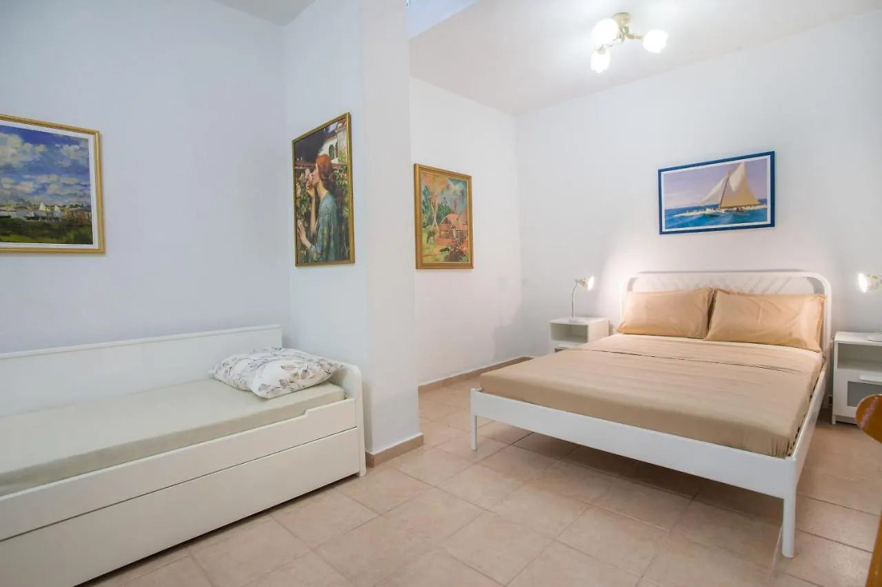Casa Costa For 7 Guests Near Fourka Beach Skála Foúrkas 그리스